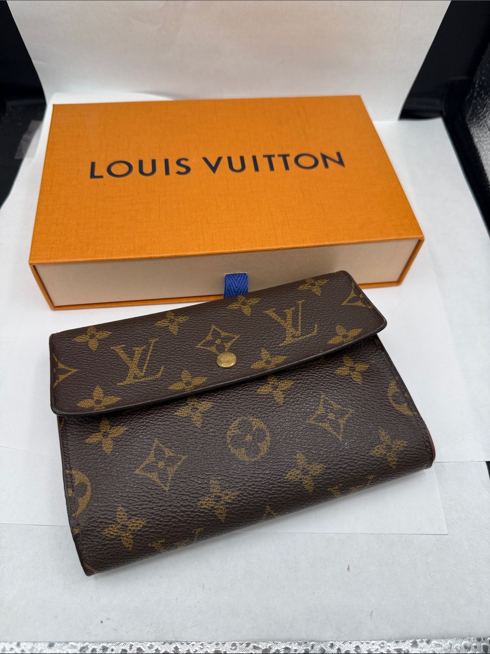 Louis Vuitton Monogram Canvas women’s compact Wallet vintage authentic